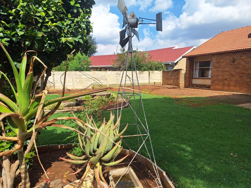 6 Bedroom Property for Sale in Stilfontein North West